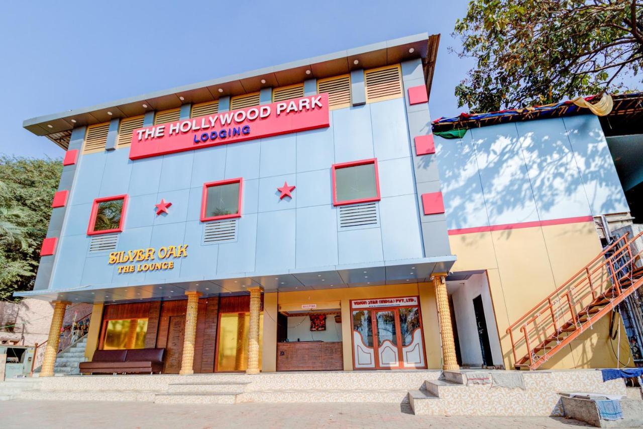 Oyo 67979 Hotel Hollywood Park Sasupada Экстерьер фото